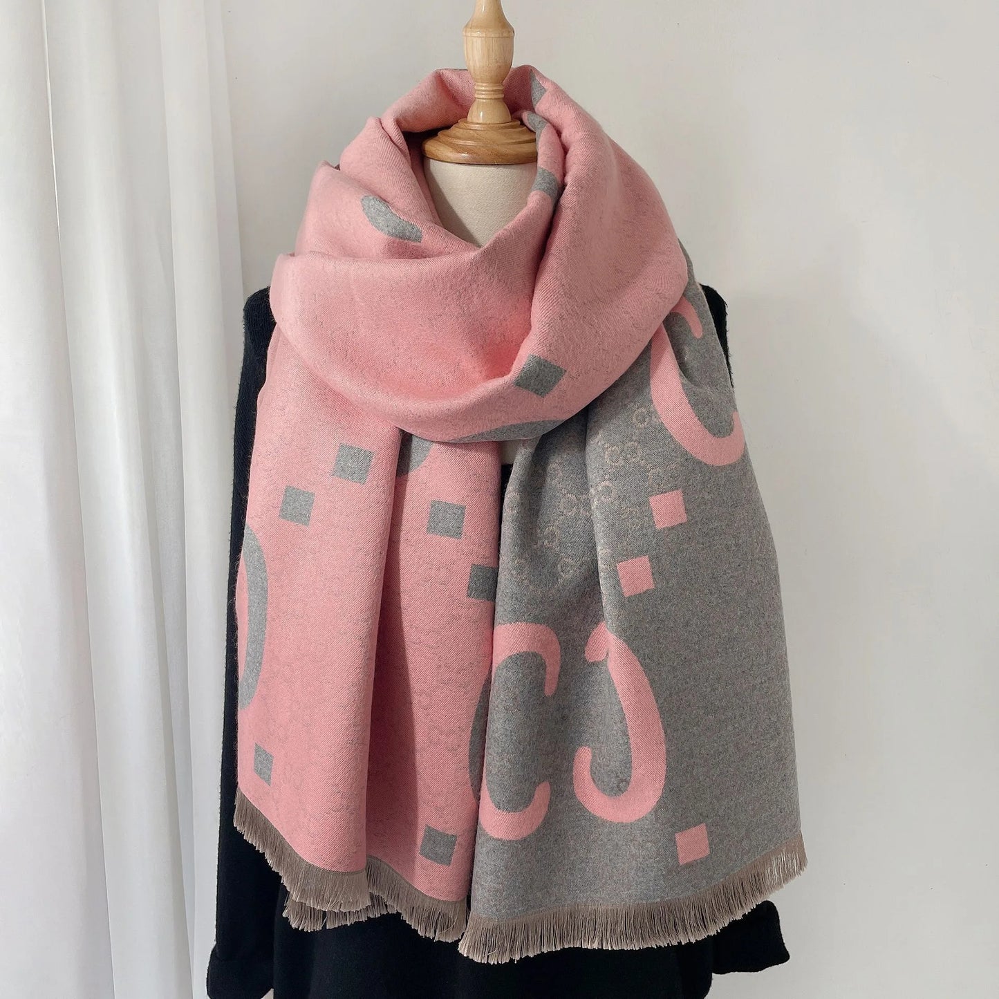 Luxury design of winter women's scarves, double-sided imitation cashmere scarves,