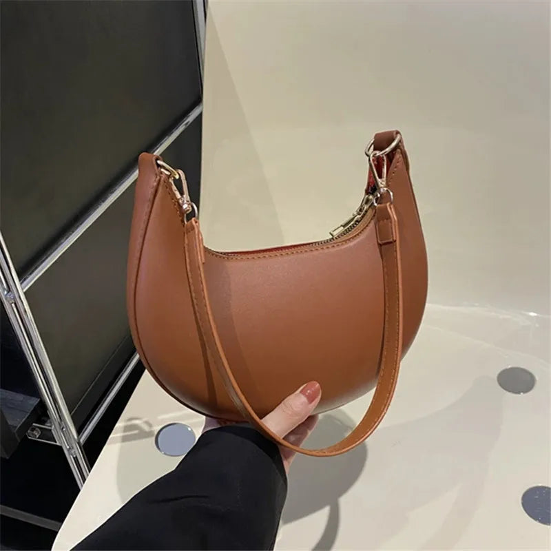 New Fashionable High-end Moon-shaped Baseball Bag,