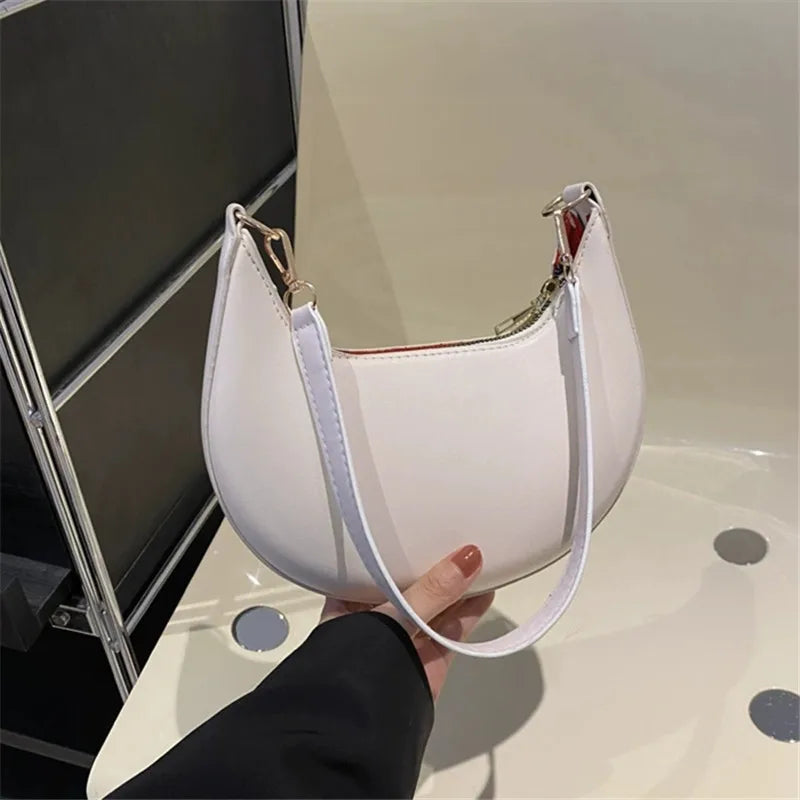New Fashionable High-end Moon-shaped Baseball Bag,