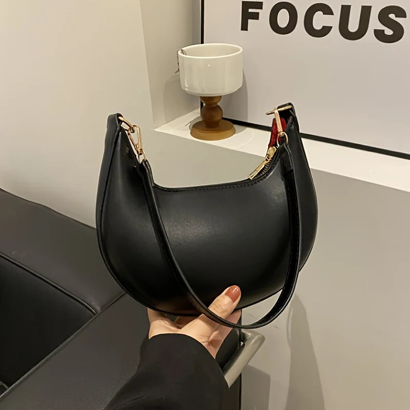 New Fashionable High-end Moon-shaped Baseball Bag,