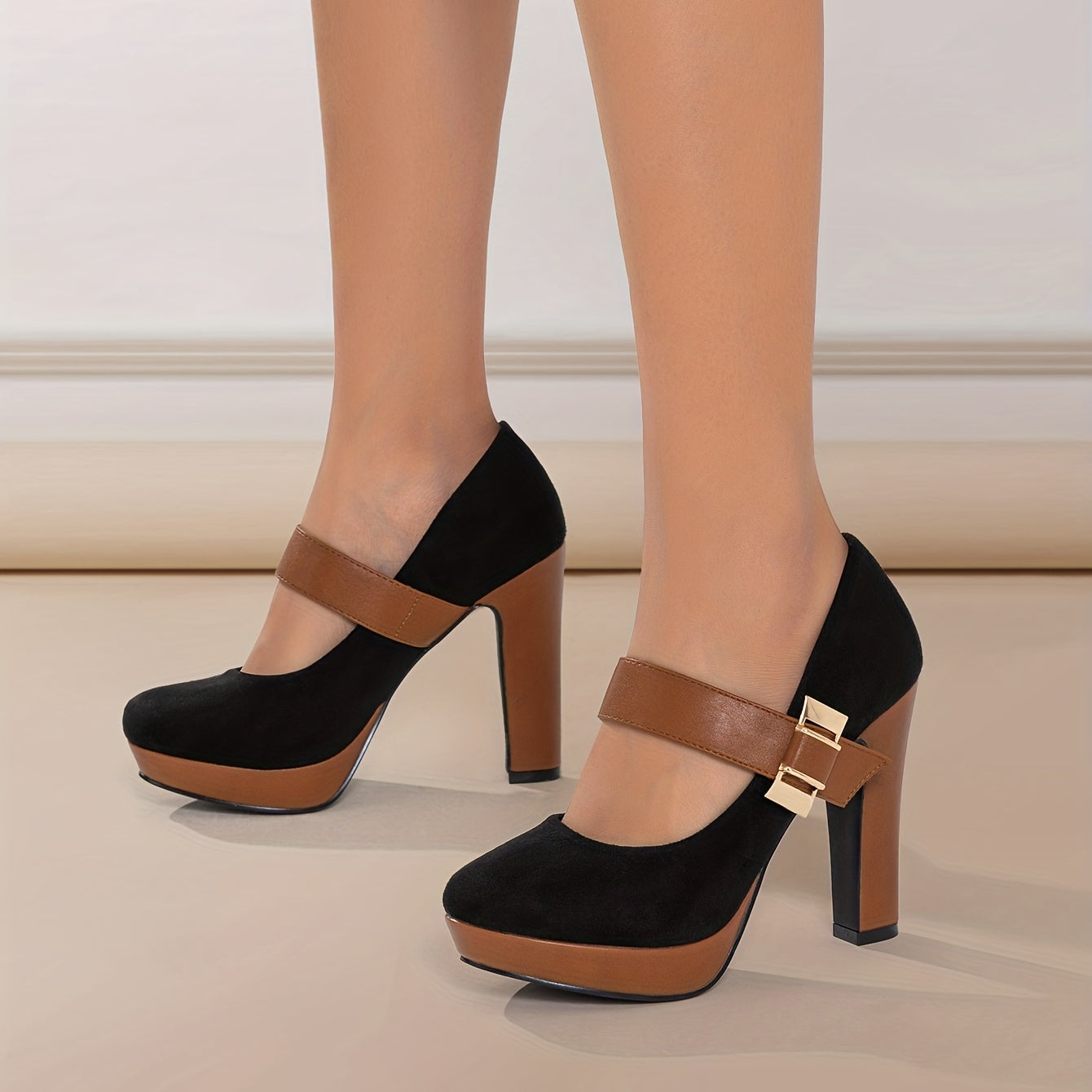 Women's Retro Style Round Toe High Heeled Pumps
