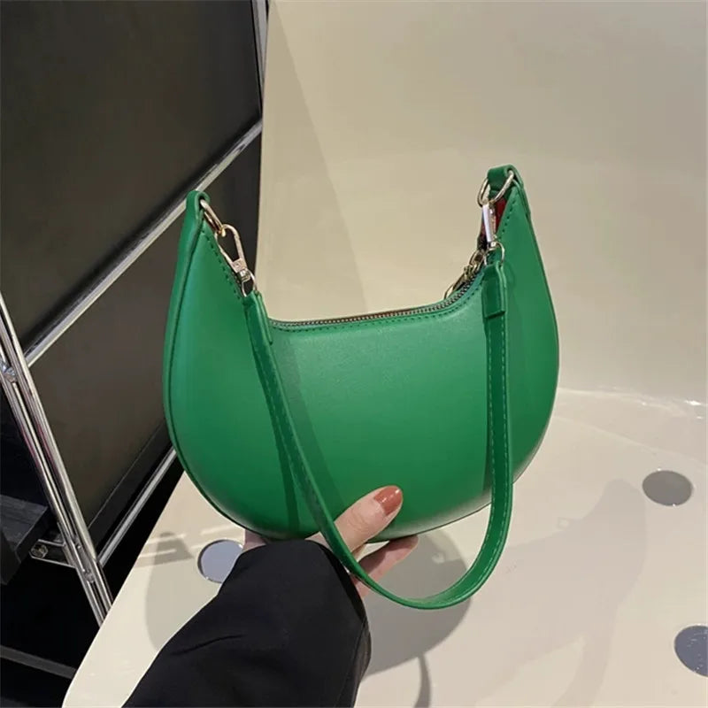 New Fashionable High-end Moon-shaped Baseball Bag,