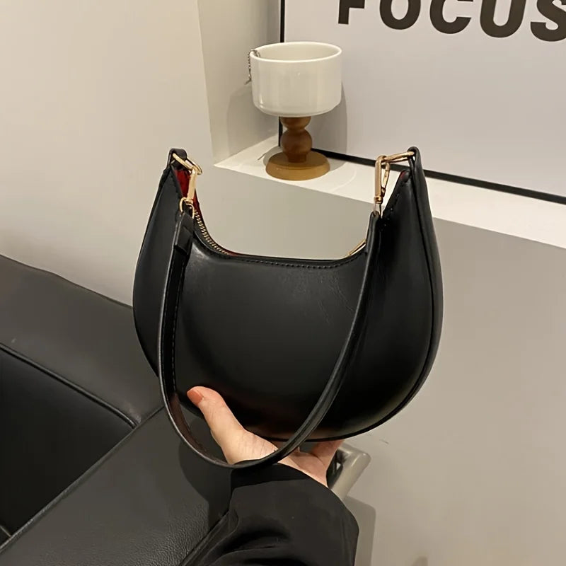 New Fashionable High-end Moon-shaped Baseball Bag,