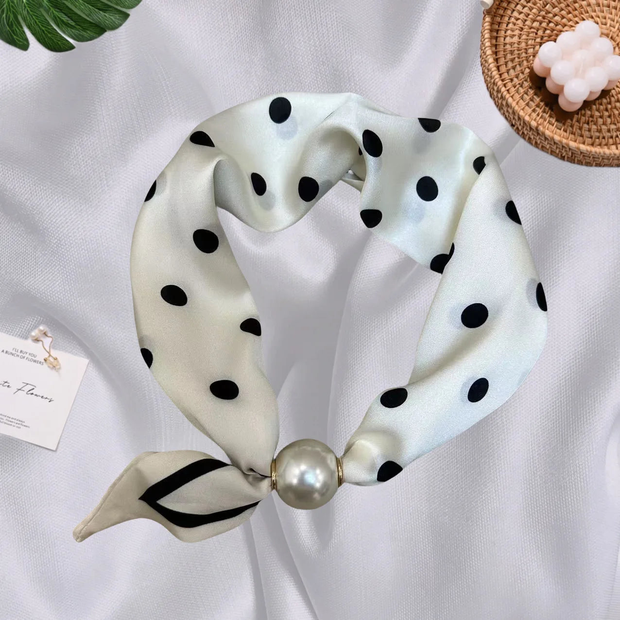 Necklaces Pearls Magnetic Buckles Scarves Short Collarbones Clothing Accessories Neck Protection Scar Covering Women's Scarves