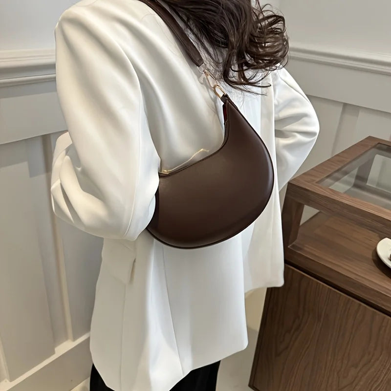 New Fashionable High-end Moon-shaped Baseball Bag,