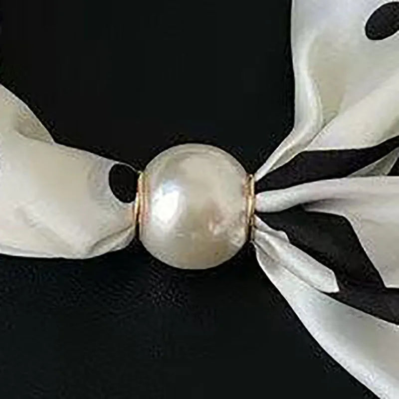Necklaces Pearls Magnetic Buckles Scarves Short Collarbones Clothing Accessories Neck Protection Scar Covering Women's Scarves
