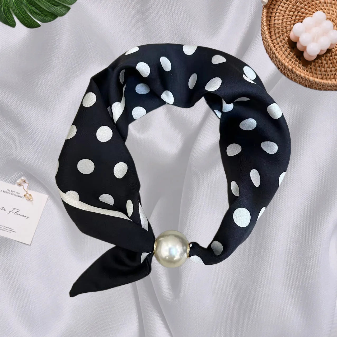Necklaces Pearls Magnetic Buckles Scarves Short Collarbones Clothing Accessories Neck Protection Scar Covering Women's Scarves