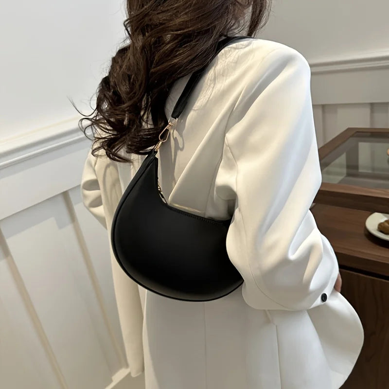 New Fashionable High-end Moon-shaped Baseball Bag,