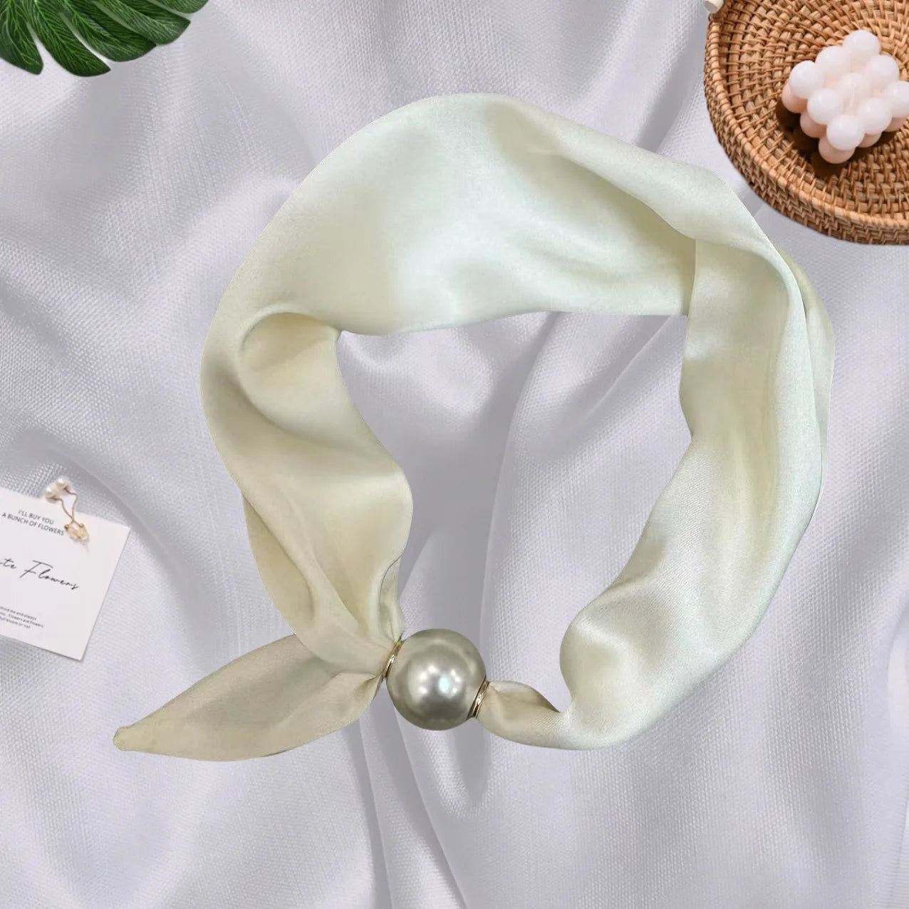 Necklaces Pearls Magnetic Buckles Scarves Short Collarbones Clothing Accessories Neck Protection Scar Covering Women's Scarves