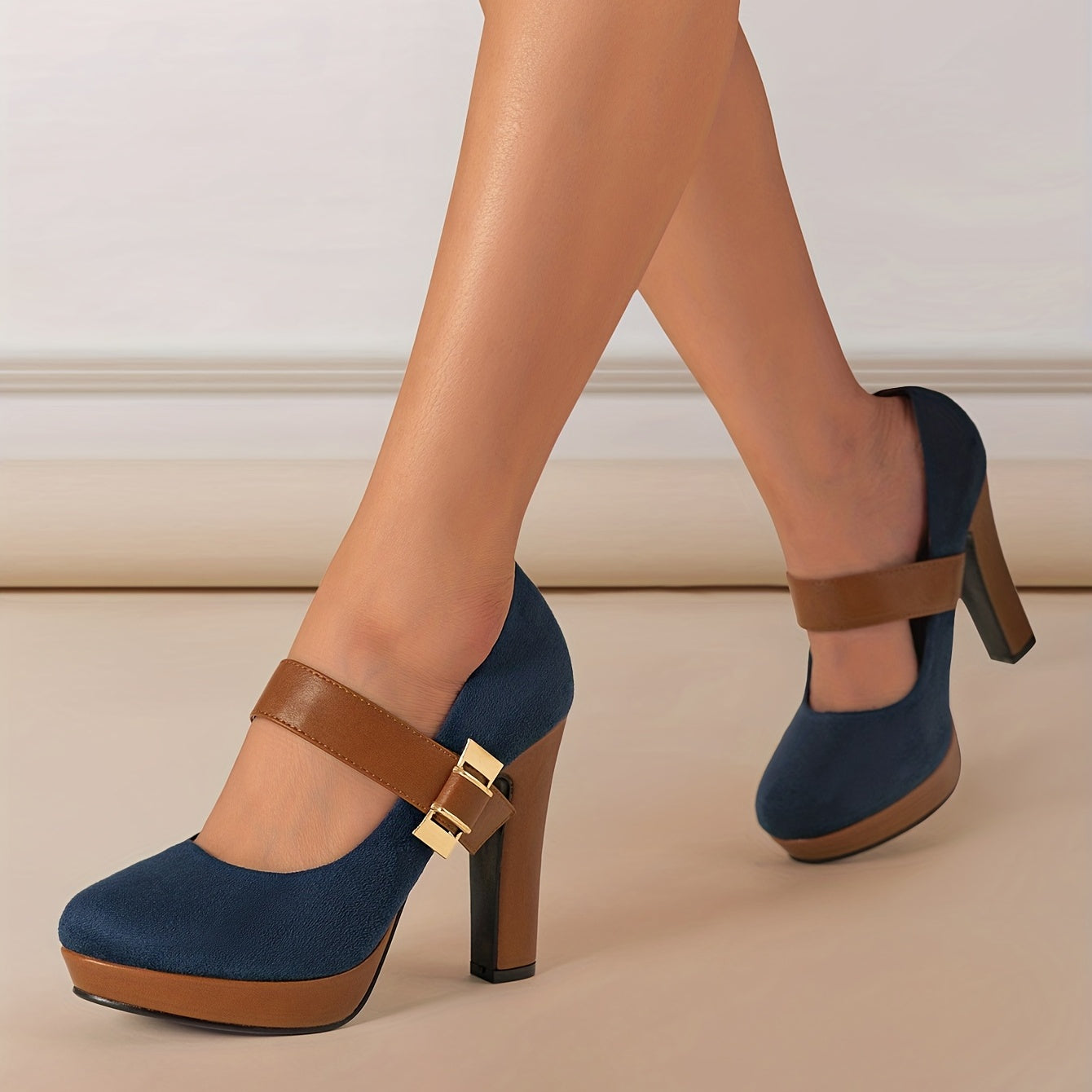 Women's Retro Style Round Toe High Heeled Pumps