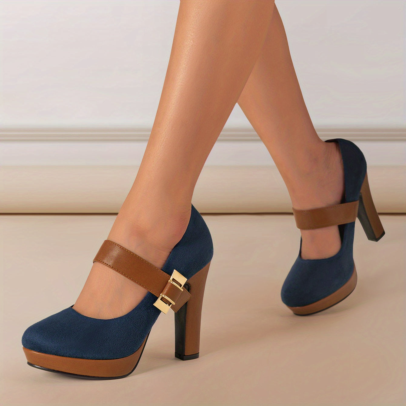 Women's Retro Style Round Toe High Heeled Pumps